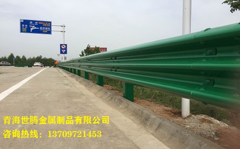 <a href='http://hz-0571.cn/shuangbohulan/'target='_blank'>波形護(hù)欄</a>板